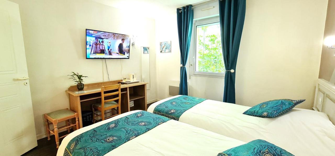 Fasthotel Oloron Hostellerie Du Paon Blanc Lurbe-Saint-Christau Zewnętrze zdjęcie
