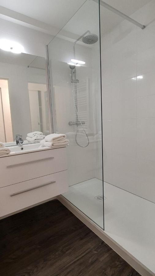 Fasthotel Oloron Hostellerie Du Paon Blanc Lurbe-Saint-Christau Zewnętrze zdjęcie