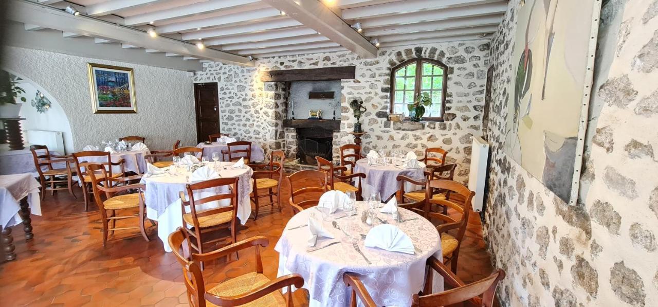 Fasthotel Oloron Hostellerie Du Paon Blanc Lurbe-Saint-Christau Zewnętrze zdjęcie