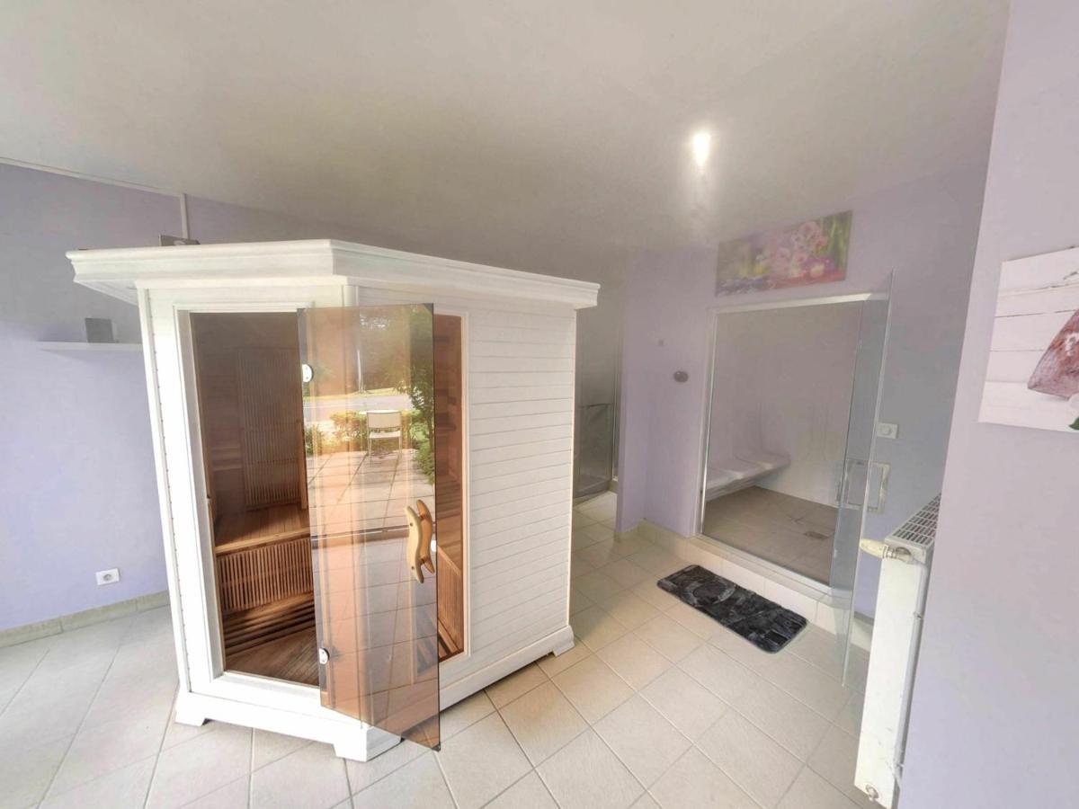 Fasthotel Oloron Hostellerie Du Paon Blanc Lurbe-Saint-Christau Zewnętrze zdjęcie