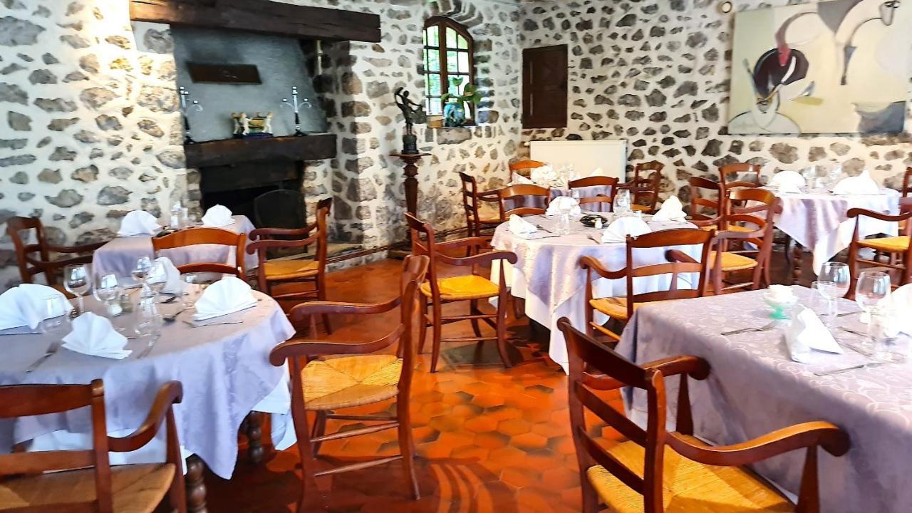 Fasthotel Oloron Hostellerie Du Paon Blanc Lurbe-Saint-Christau Zewnętrze zdjęcie